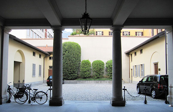 Cortile ufficio di Como